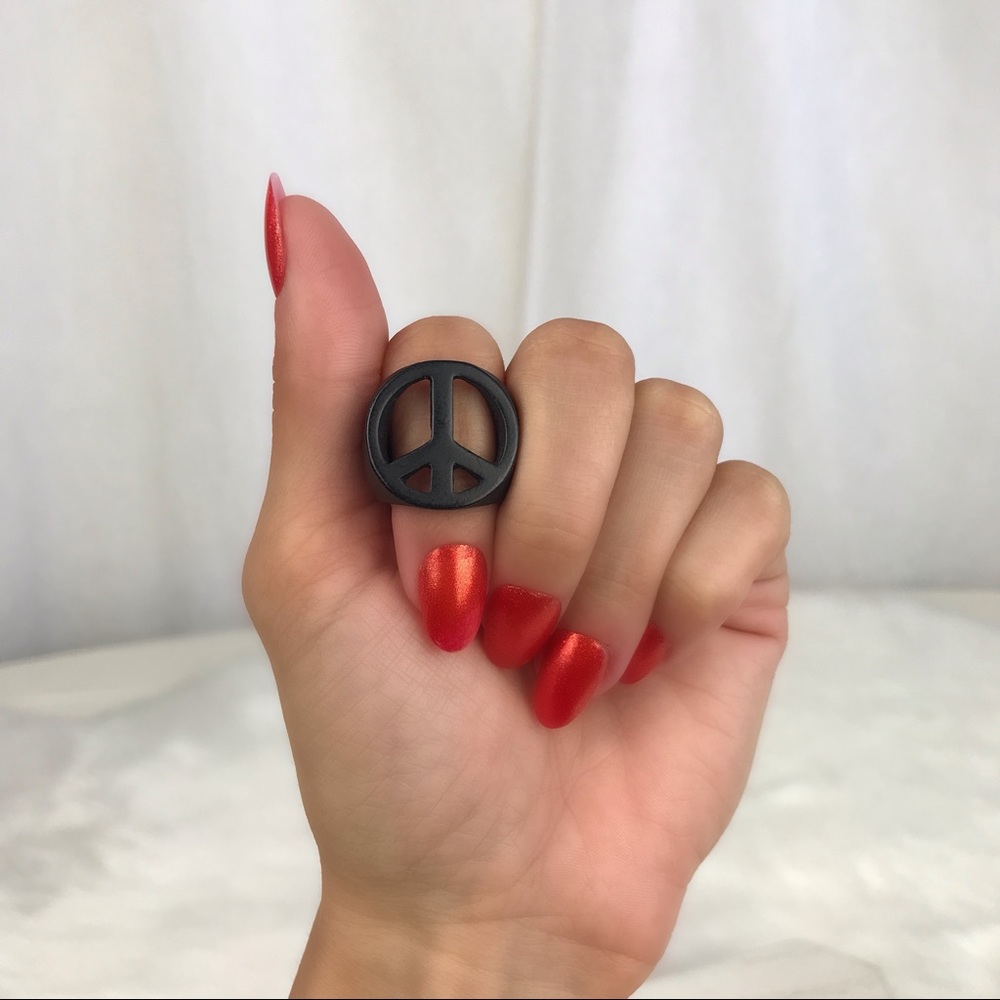 🚫SOLD🚫 Black Peace Sign Metal Ring Size 6 or - Picture 2 of 14